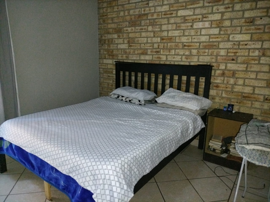 1 Bedroom Property for Sale in Rustenburg Central North West